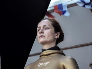 Виктория Исакова становится королевой подводного мира