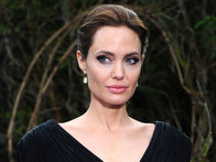 Анджелину Джоли обвиняют в расизме
