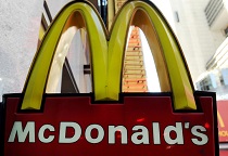 Майкл Китон сыграет основателя McDonald's